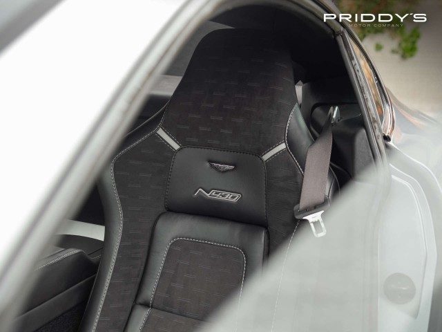 Aston Martin Vantage - Image 19