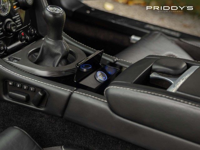 Aston Martin Vantage - Image 20