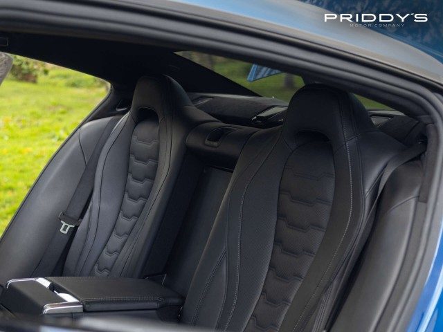 Bmw 8 Series - Image 18