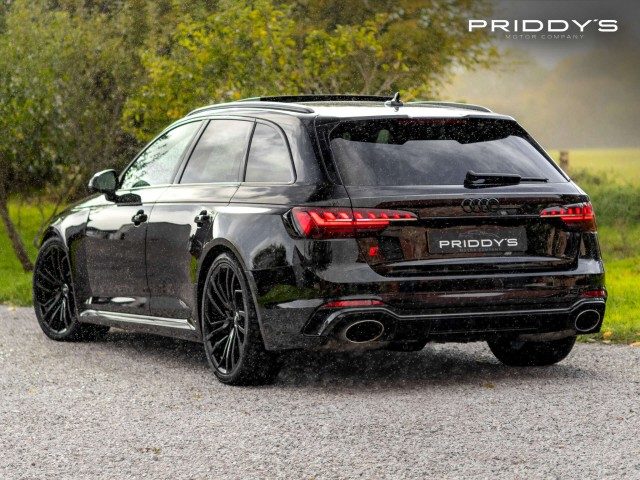 Audi Rs4 - Image 5