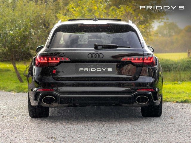 Audi Rs4 - Image 6