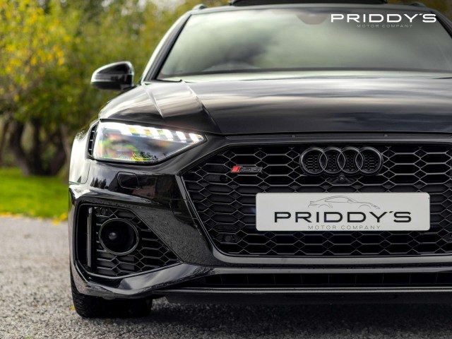 Audi Rs4 - Image 9
