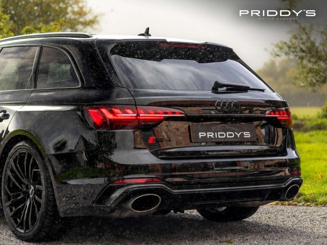 Audi Rs4 - Image 11