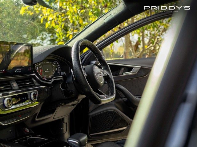 Audi Rs4 - Image 17