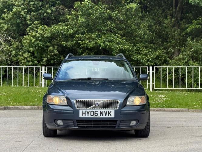 Volvo V50 2.0D Se 5Dr - Image 2