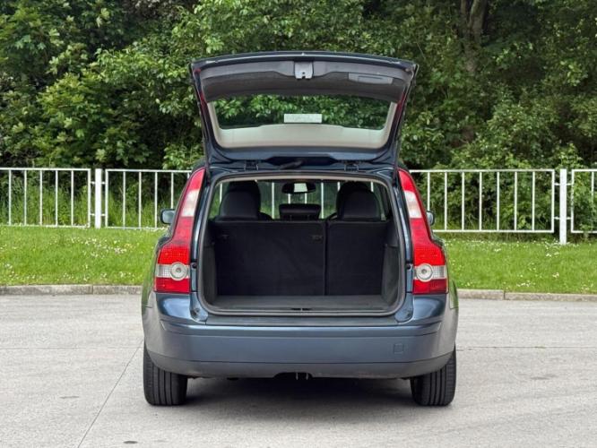 Volvo V50 2.0D Se 5Dr - Image 12