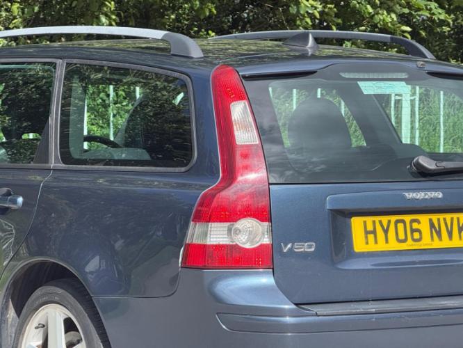 Volvo V50 2.0D Se 5Dr - Image 19