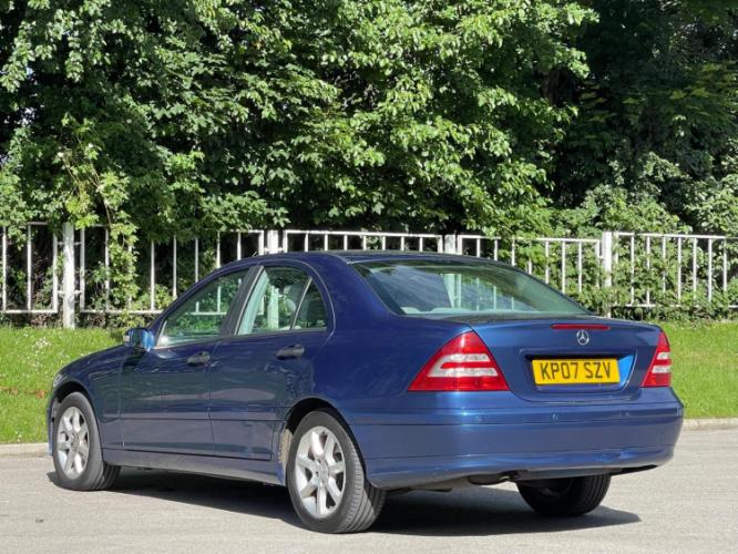 Mercedes-Benz C Class 1.8 C180 - Image 8
