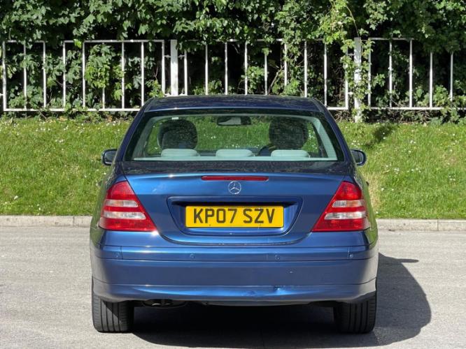 Mercedes-Benz C Class 1.8 C180 - Image 12