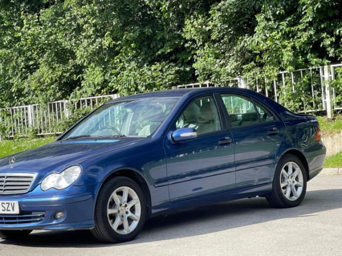 Mercedes-Benz C Class 1.8 C180 - Image 15