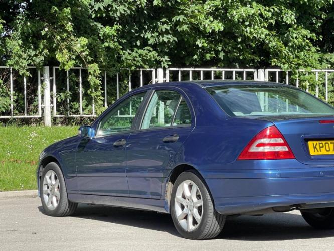 Mercedes-Benz C Class 1.8 C180 - Image 16