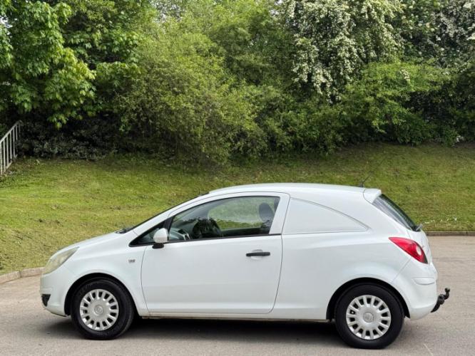 Vauxhall Corsa 1.3 Cdti 16V - Image 9