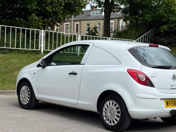 Vauxhall Corsa 1.3 Cdti 16V - Image 17