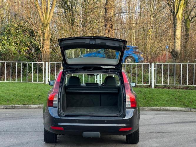 Volvo V50 2.0D Se Euro - Image 12