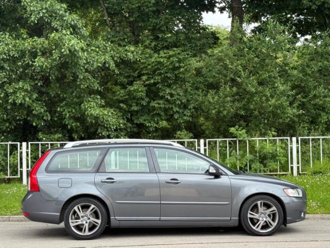 Volvo V50 1.6D Drive Se - Image 5