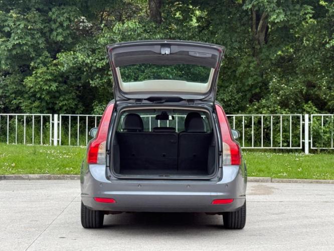 Volvo V50 1.6D Drive Se - Image 13