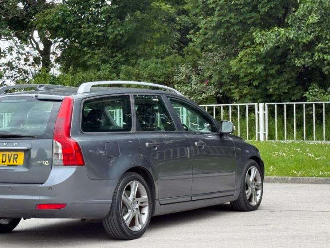Volvo V50 1.6D Drive Se - Image 17