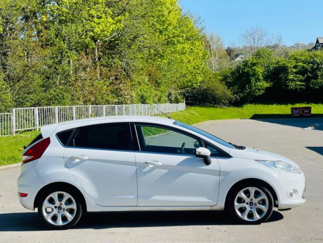 Ford Fiesta 1.25 Zetec 5Dr - Image 5