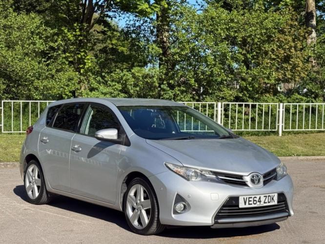 Toyota Auris 1.4 D-4D Excel - Image 3