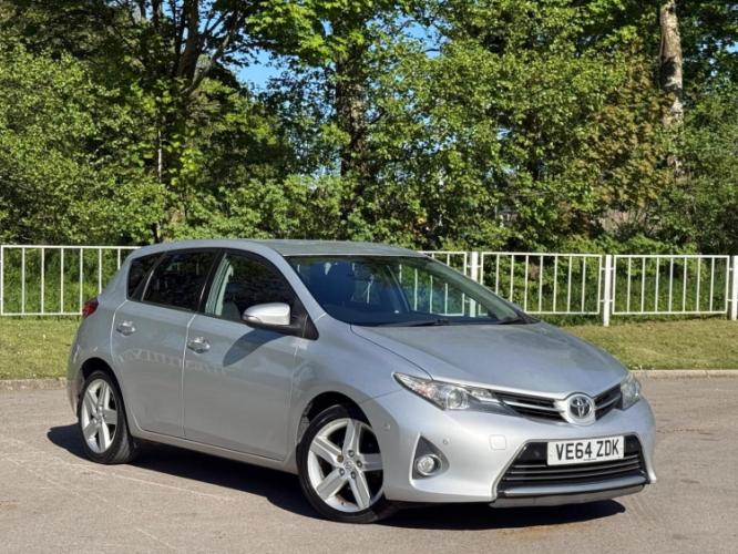 Toyota Auris 1.4 D-4D Excel - Image 4