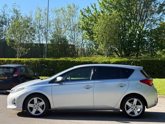 Toyota Auris 1.4 D-4D Excel - Image 9