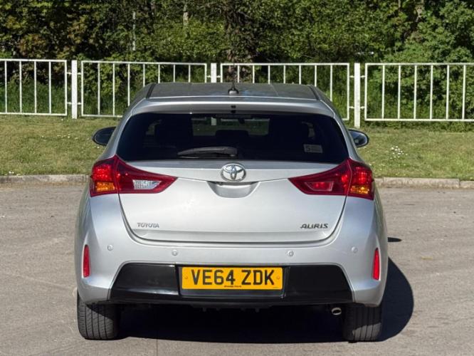 Toyota Auris 1.4 D-4D Excel - Image 12