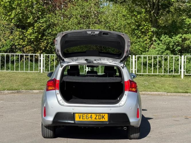 Toyota Auris 1.4 D-4D Excel - Image 13