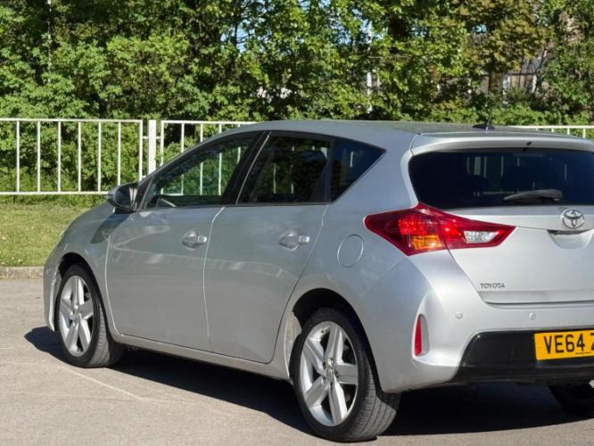 Toyota Auris 1.4 D-4D Excel - Image 16