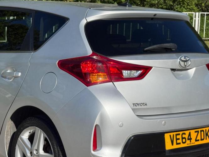 Toyota Auris 1.4 D-4D Excel - Image 20