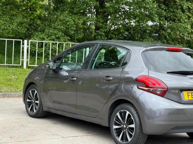 Peugeot 208 1.2 Puretech Tech - Image 16