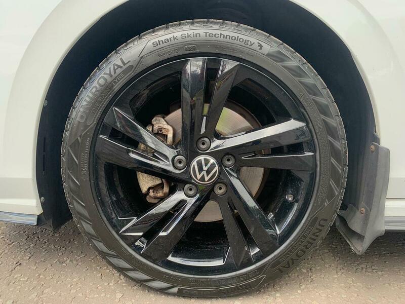 Volkswagen Golf 2.0 Tdi R-Line - Image 18