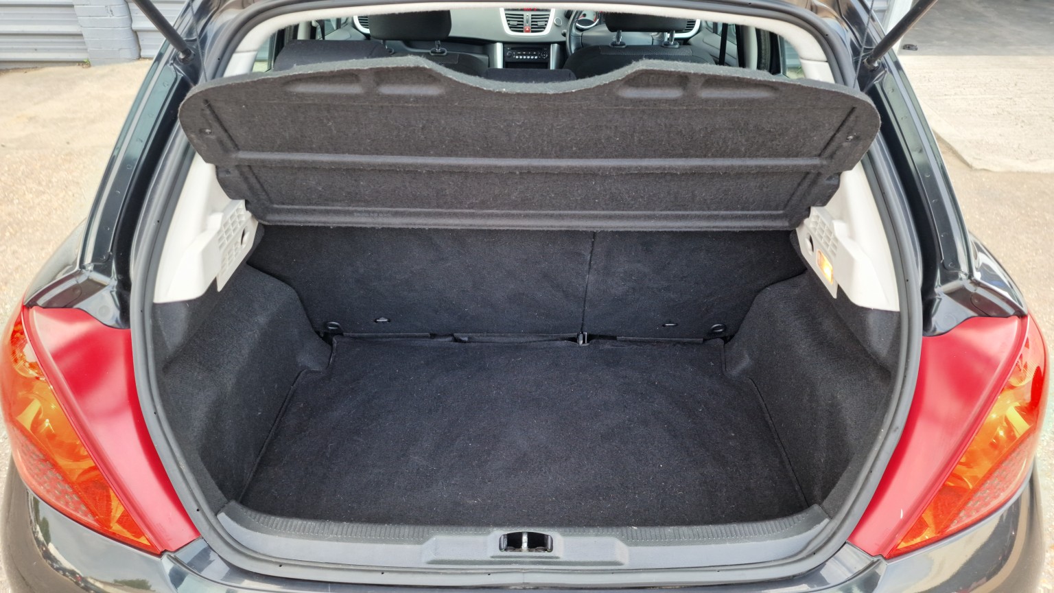 Peugeot 207 - Image 16