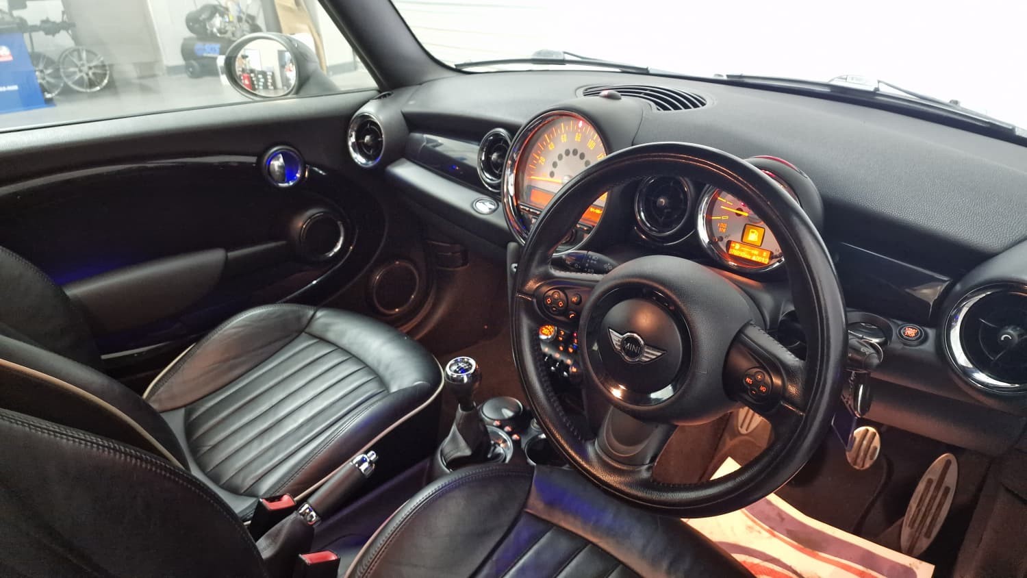 Mini Hatch - Image 11