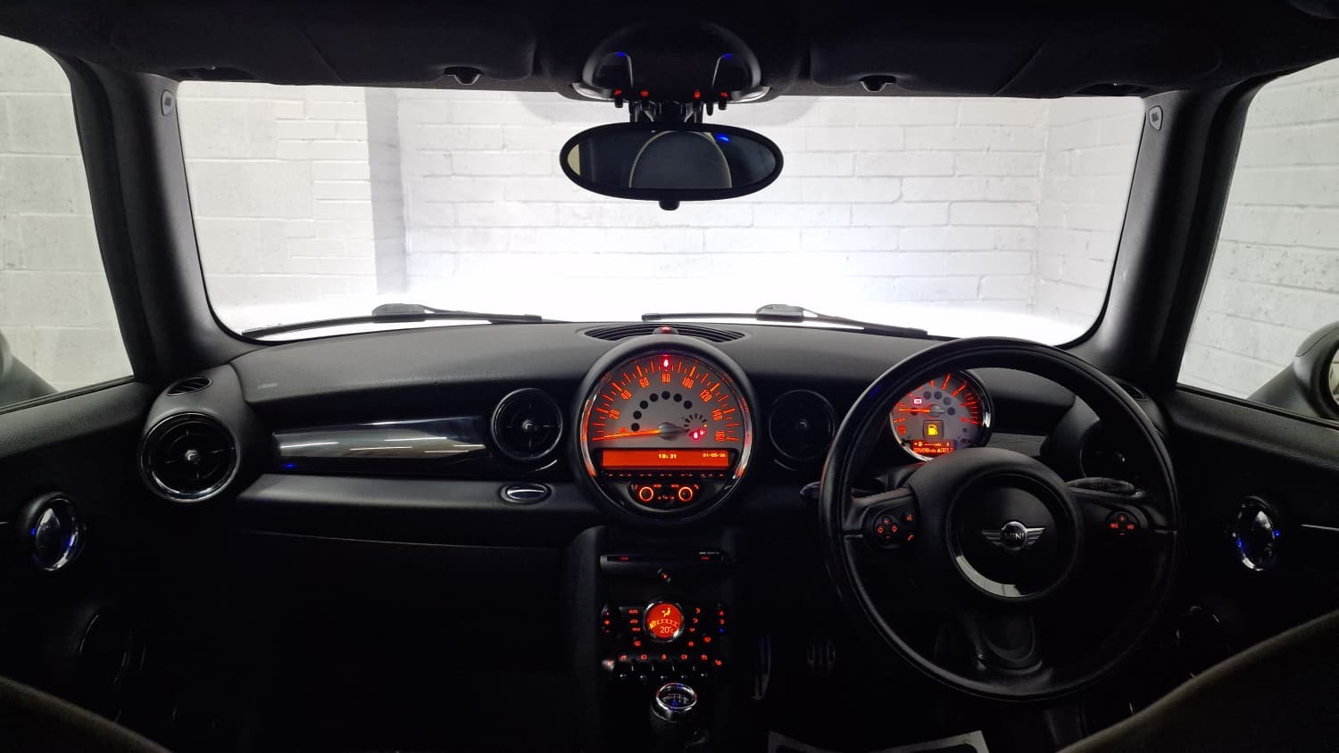 Mini Hatch - Image 12