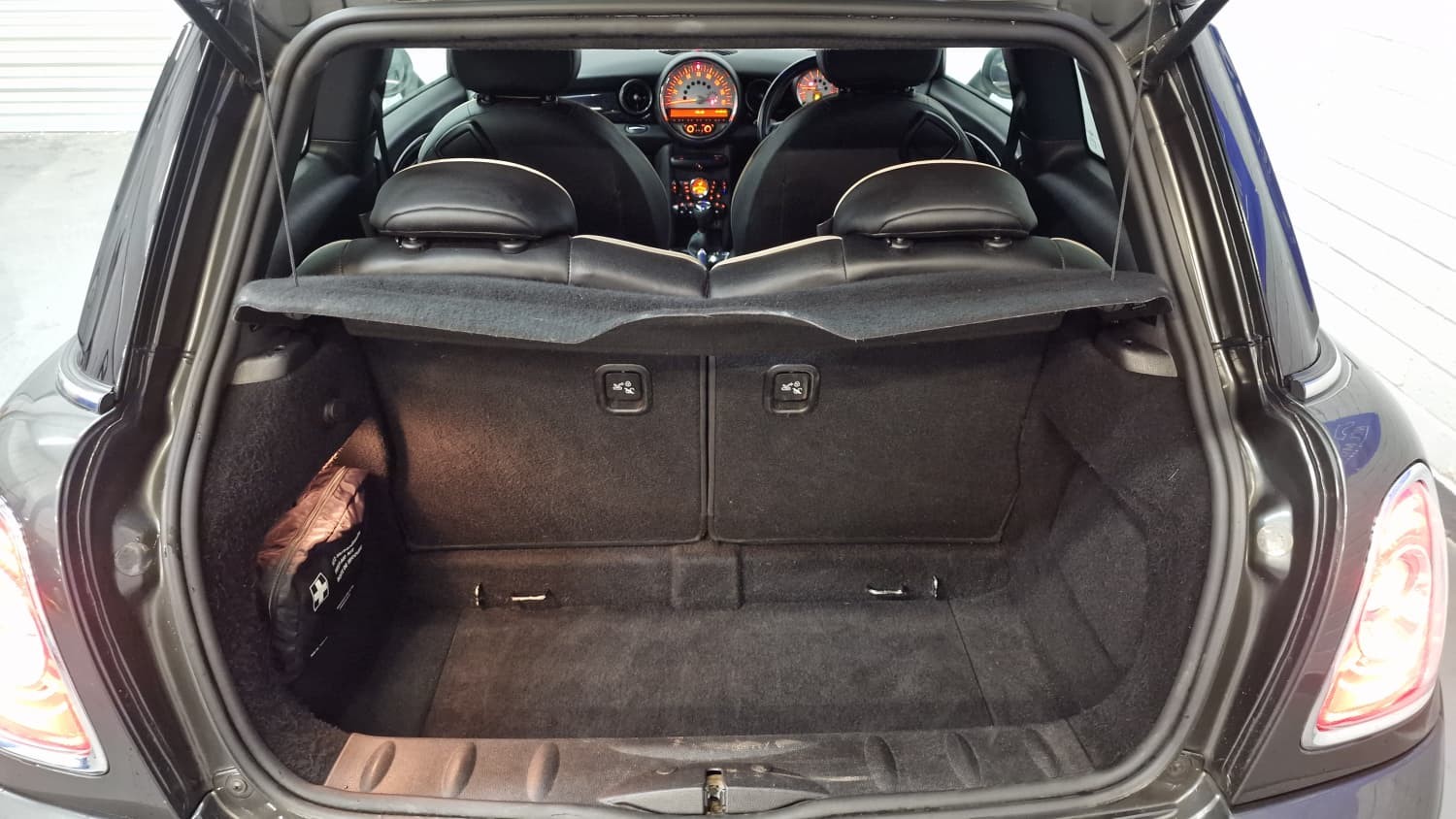 Mini Hatch - Image 17