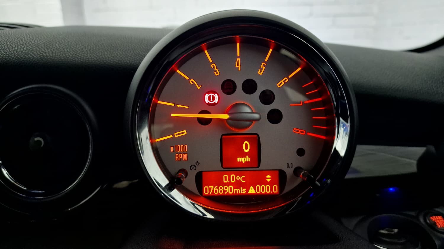 Mini Hatch - Image 19