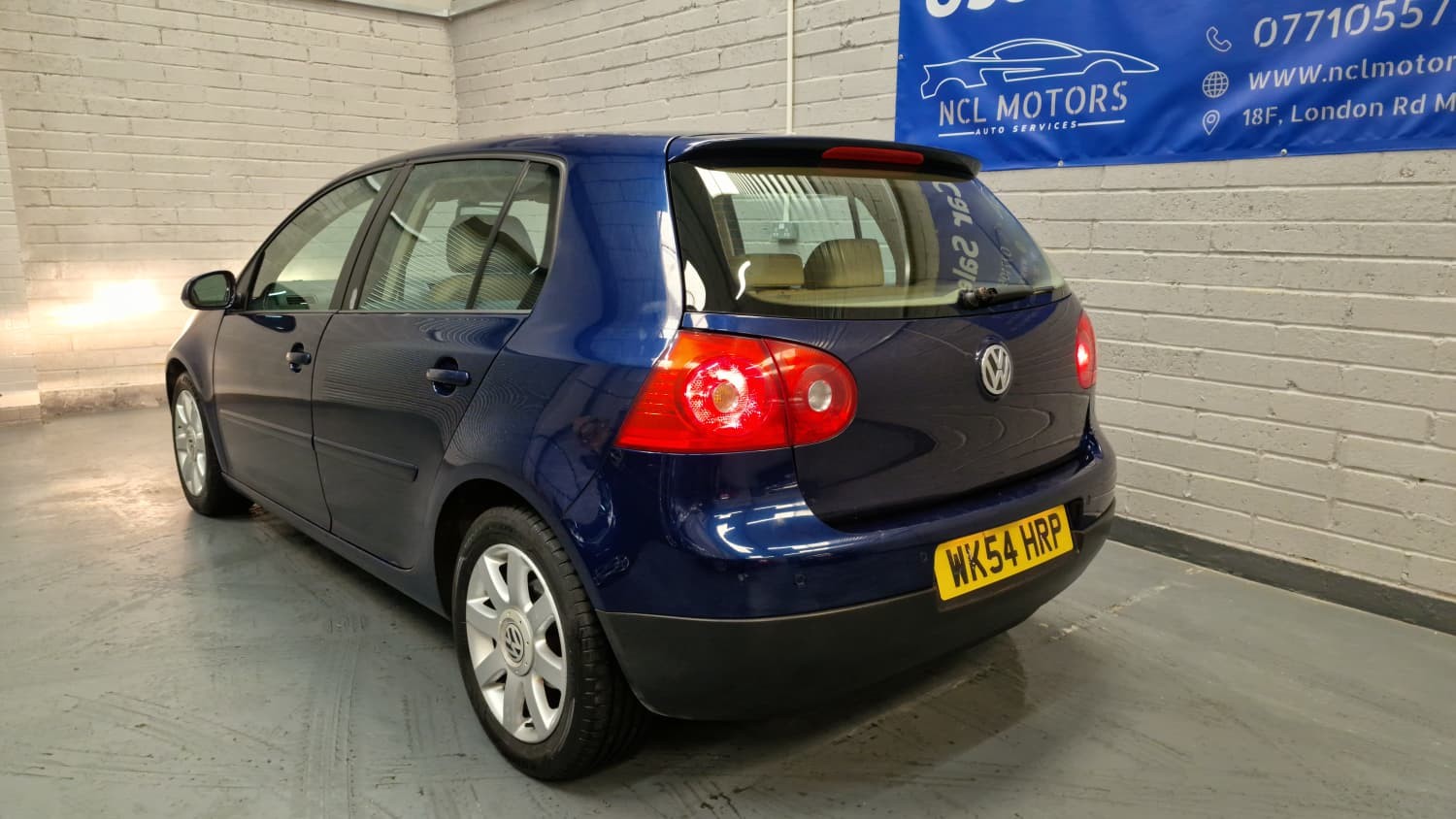 Volkswagen Golf - Image 10