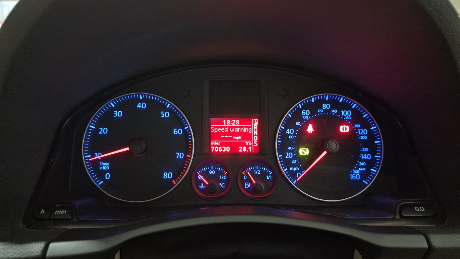 Volkswagen Golf - Image 17