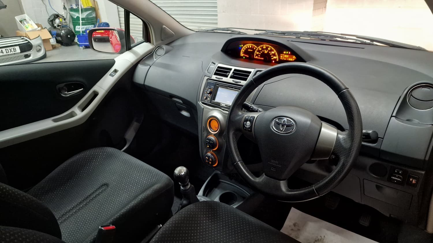Toyota Yaris - Image 11