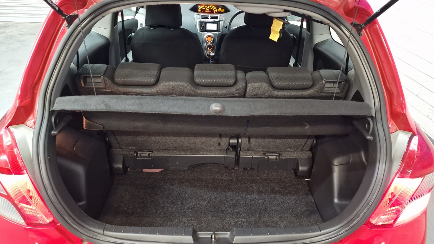 Toyota Yaris - Image 15