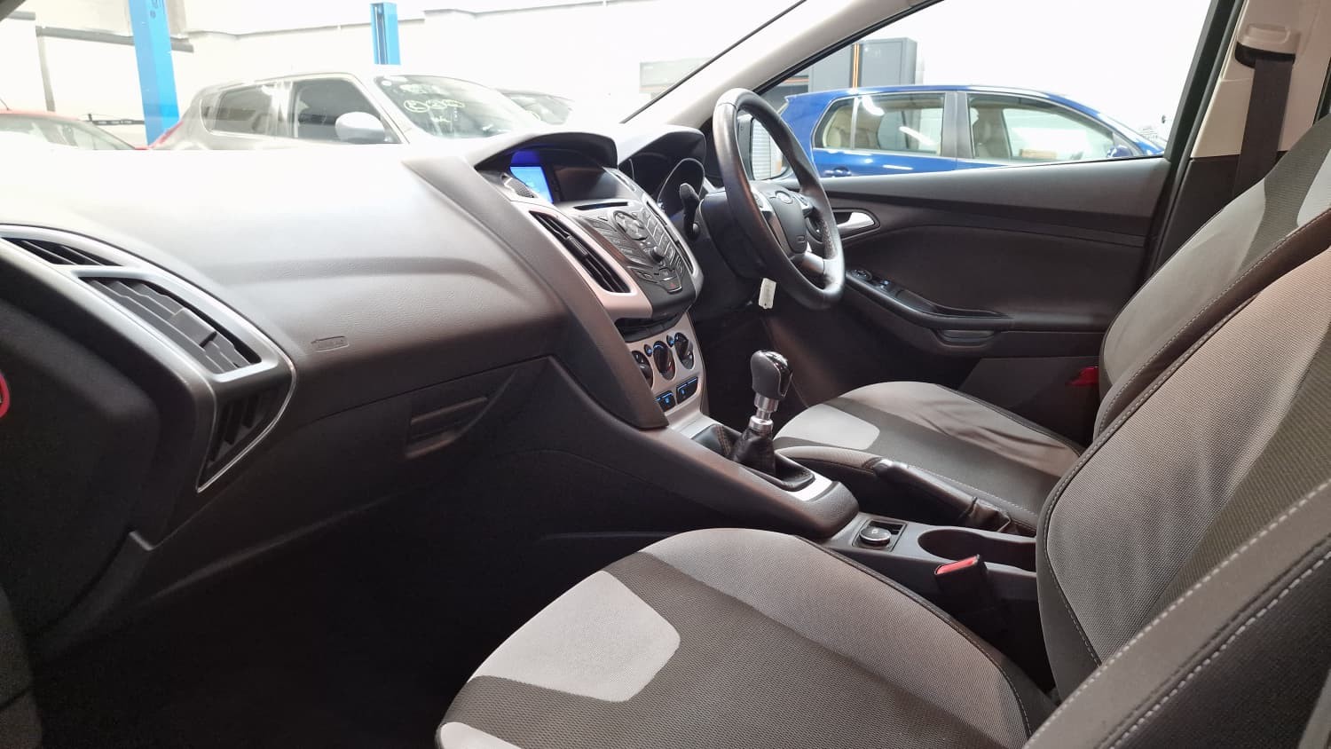 Ford Focus - Image 13