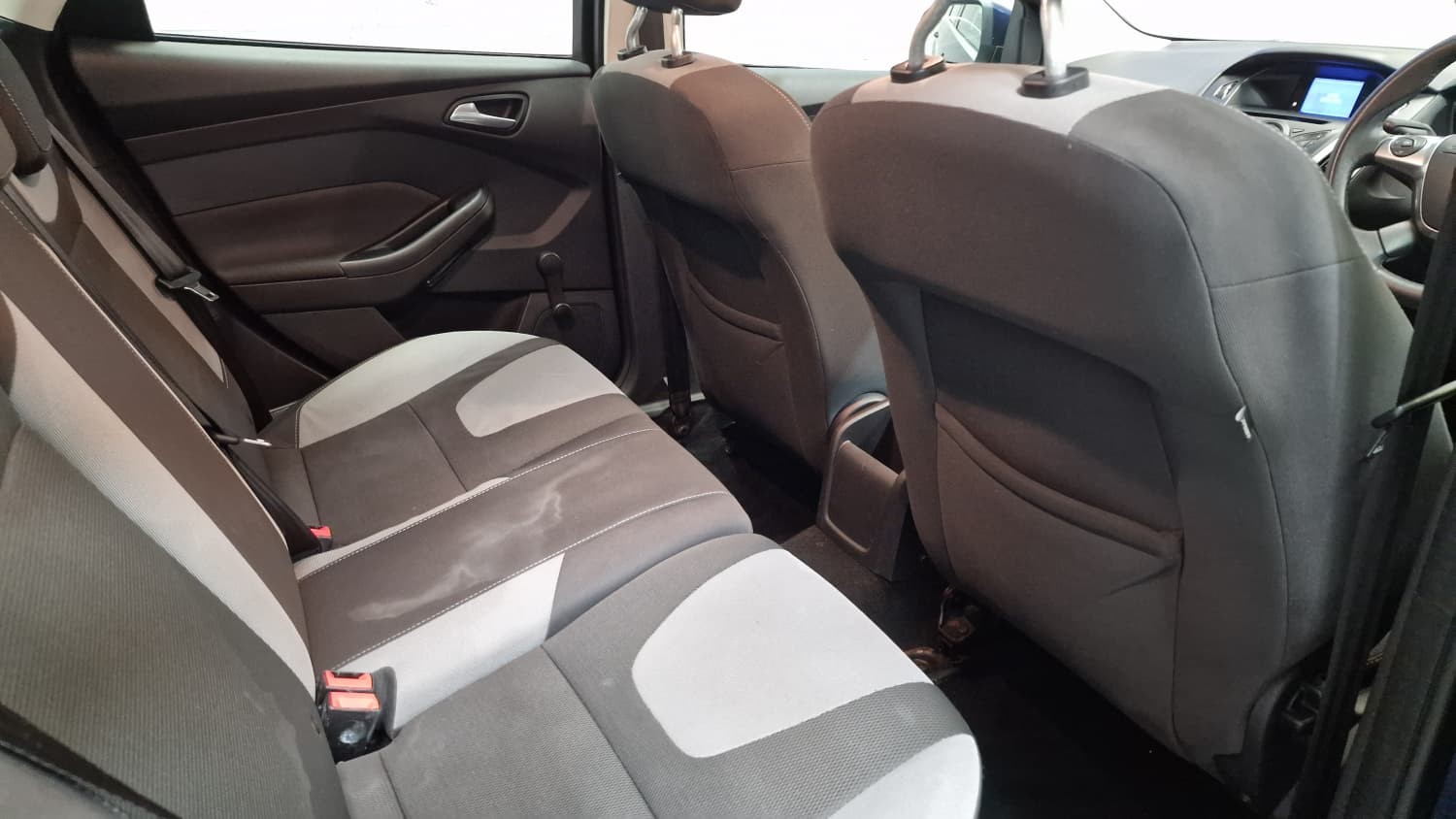Ford Focus - Image 14