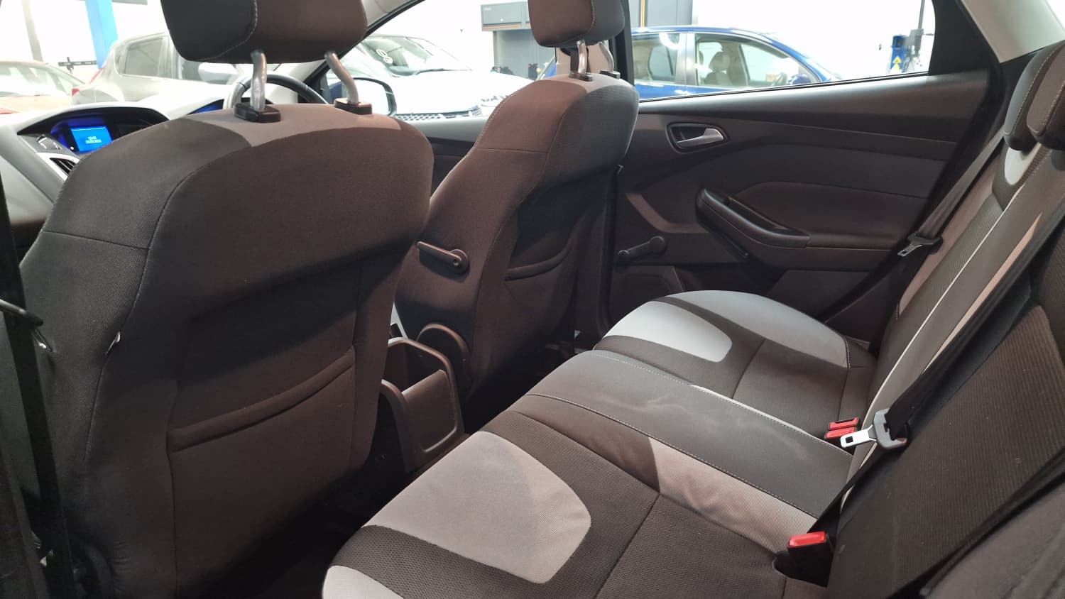 Ford Focus - Image 15