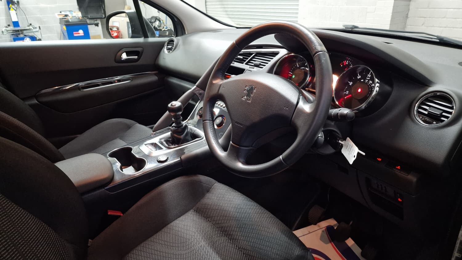 Peugeot 3008 - Image 11
