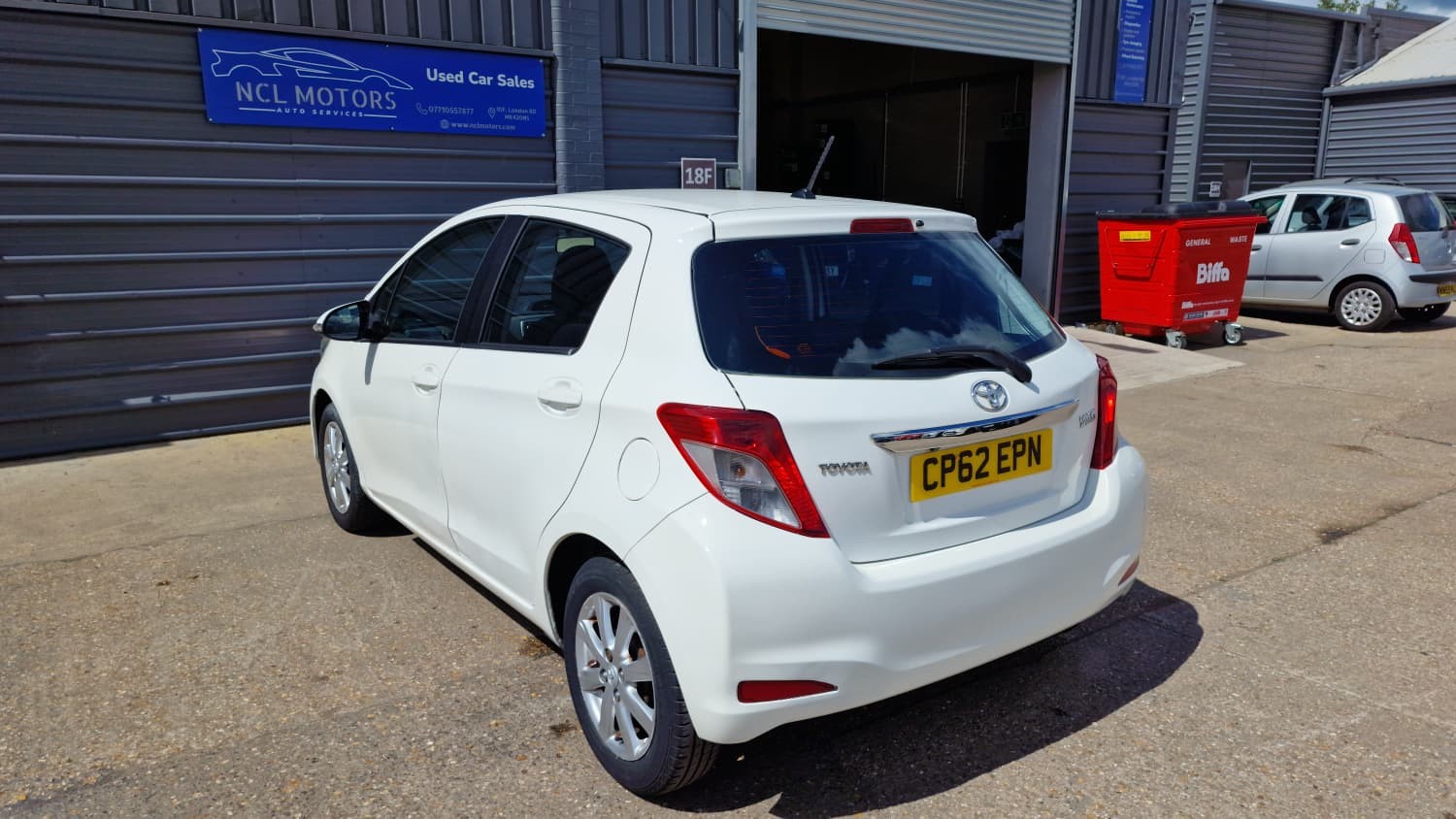 Toyota Yaris - Image 8