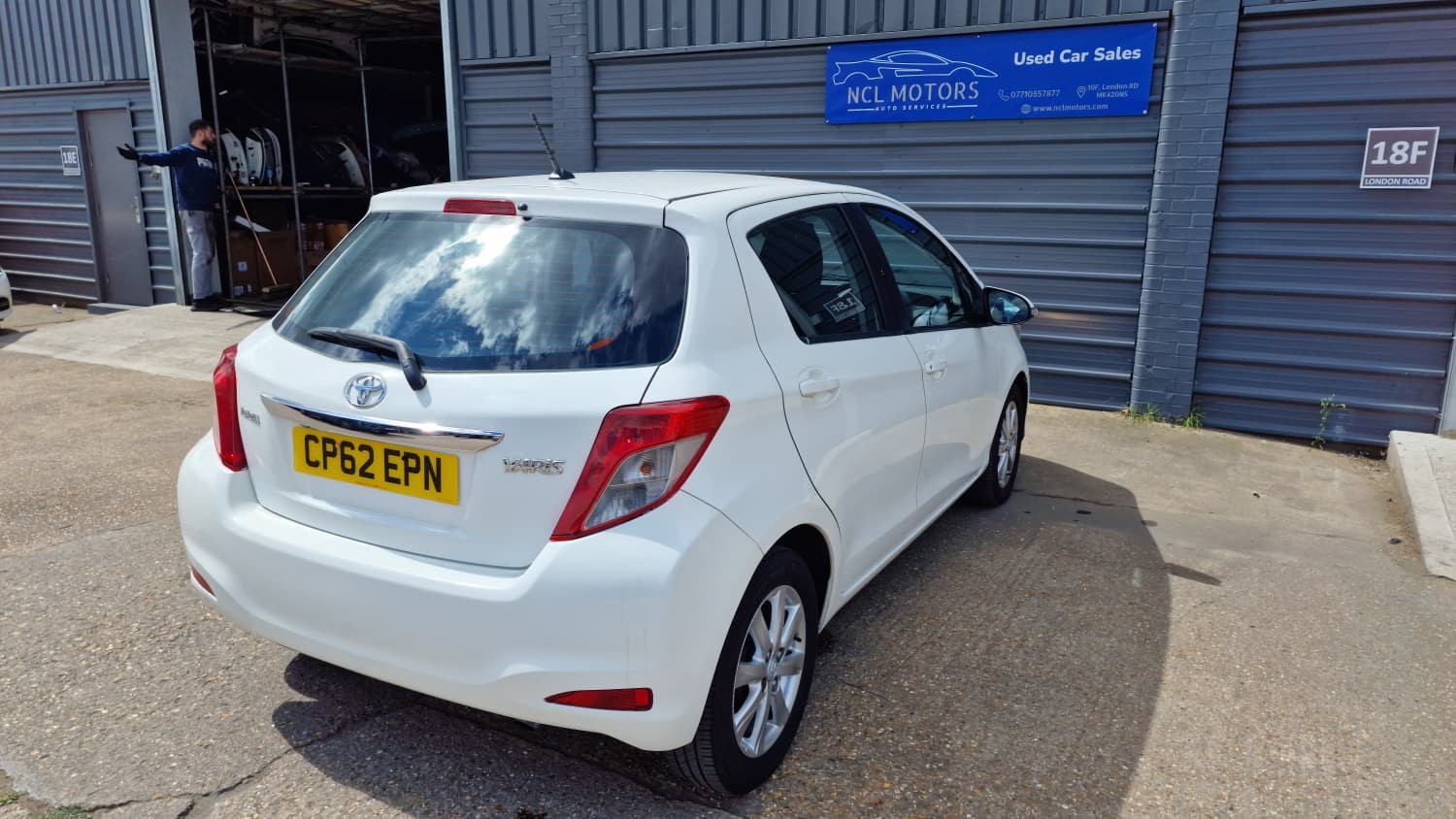 Toyota Yaris - Image 10