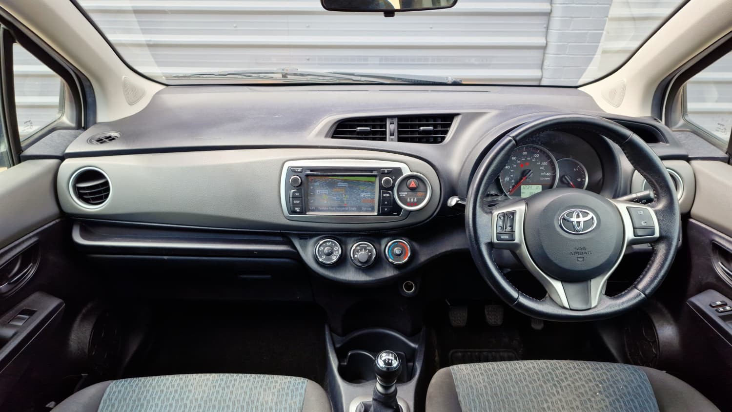 Toyota Yaris - Image 12