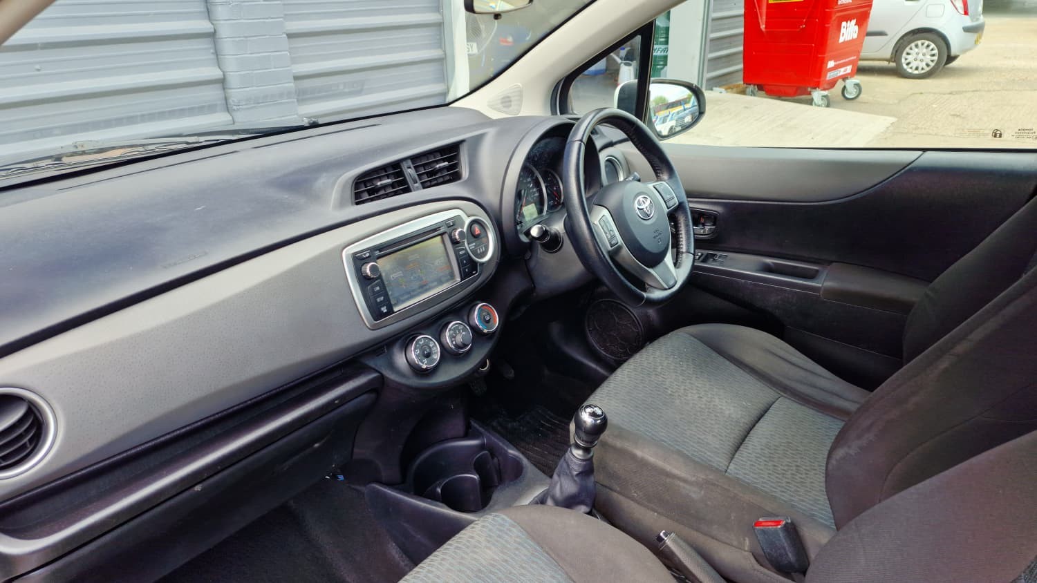 Toyota Yaris - Image 13