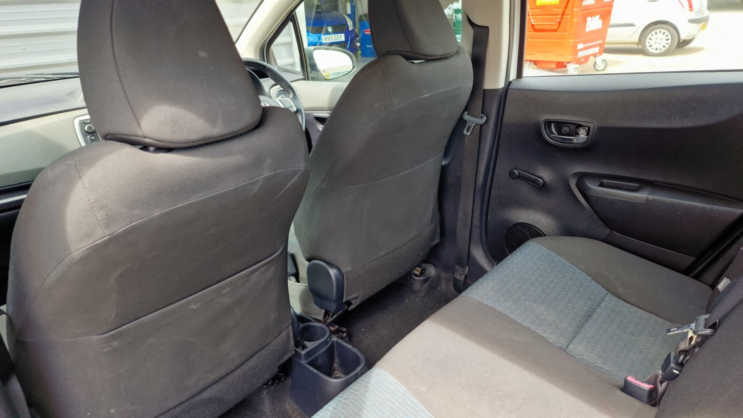 Toyota Yaris - Image 14