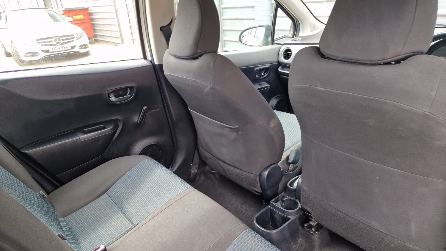 Toyota Yaris - Image 15